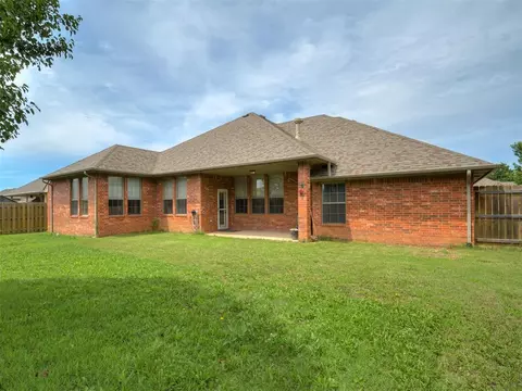 Exterior - 417 Summit Bnd, Norman, OK 73071 photo 2 of 4