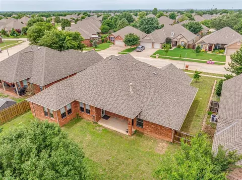 View/Area - 417 Summit Bnd, Norman, OK 73071 photo 2 of 5