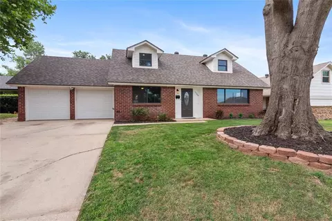 7709 NW 26th St, Bethany, OK 73008
