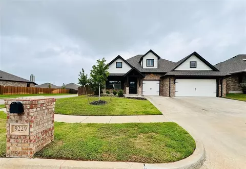 9229 NW 89th St, Yukon, OK 73099