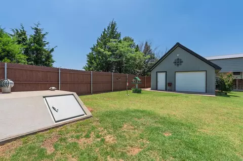 9677 Fawn Trl, Shawnee, OK 74804