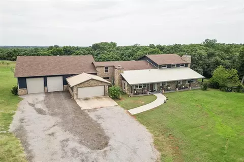 Exterior - 8700 E Covell Rd, Arcadia, OK 73007 photo 3 of 11
