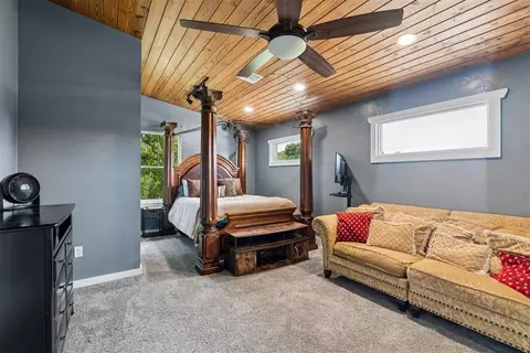 Bedroom - 8700 E Covell Rd, Arcadia, OK 73007 photo 2 of 2