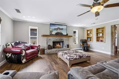 Living - 8700 E Covell Rd, Arcadia, OK 73007 photo 1 of 6