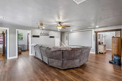 Entry Way - 8700 E Covell Rd, Arcadia, OK 73007 photo 3 of 4