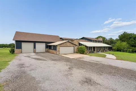 Exterior - 8700 E Covell Rd, Arcadia, OK 73007 photo 6 of 11