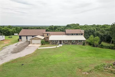 Exterior - 8700 E Covell Rd, Arcadia, OK 73007 photo 4 of 11