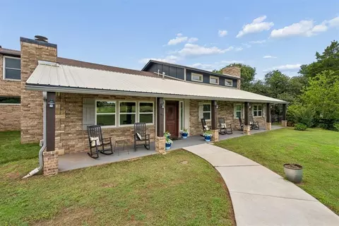 Exterior - 8700 E Covell Rd, Arcadia, OK 73007 photo 2 of 11