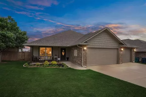 11321 NW 7th St, Yukon, OK 73099
