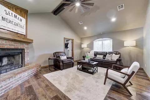 Living - 9100 Megans Way, Mcloud, OK 74851 photo 4 of 4