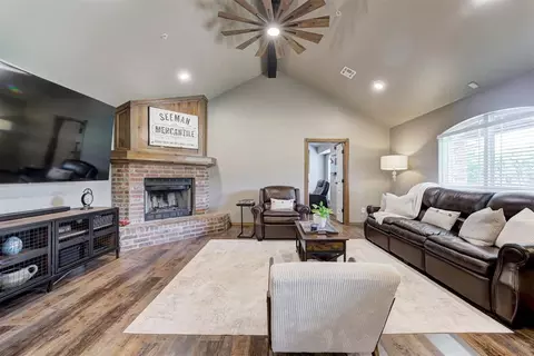 Living - 9100 Megans Way, Mcloud, OK 74851 photo 1 of 4
