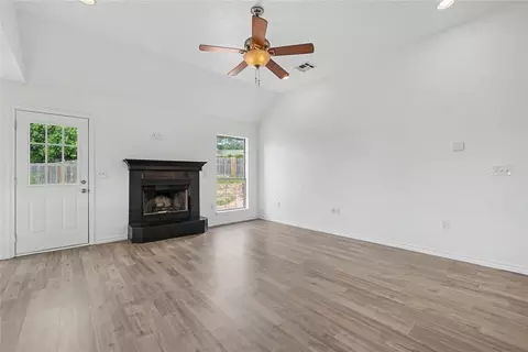 Living - 216 NW Cherry Ave, Cache, OK 73527 photo 4 of 5