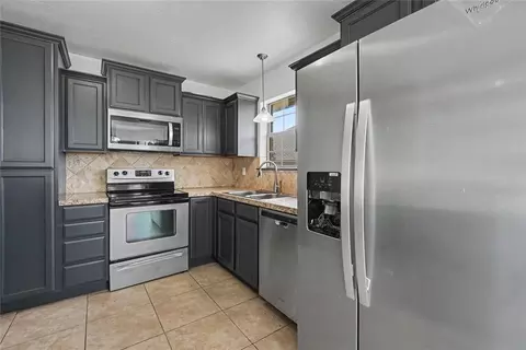 Kitchen - 216 NW Cherry Ave, Cache, OK 73527 photo 2 of 4
