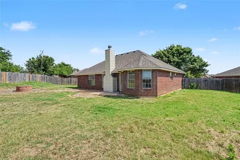 Exterior - 216 NW Cherry Ave, Cache, OK 73527 photo 3 of 6