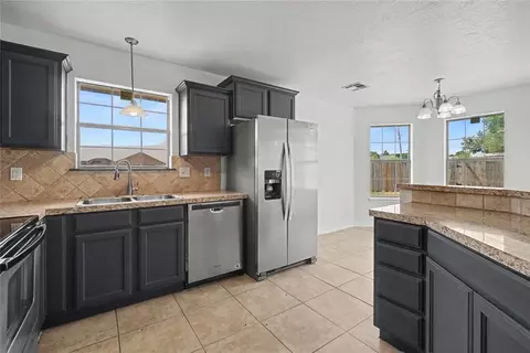 Kitchen - 216 NW Cherry Ave, Cache, OK 73527 photo 4 of 4