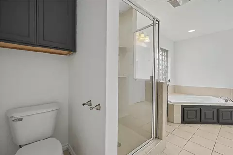 Bath - 216 NW Cherry Ave, Cache, OK 73527 photo 3 of 5