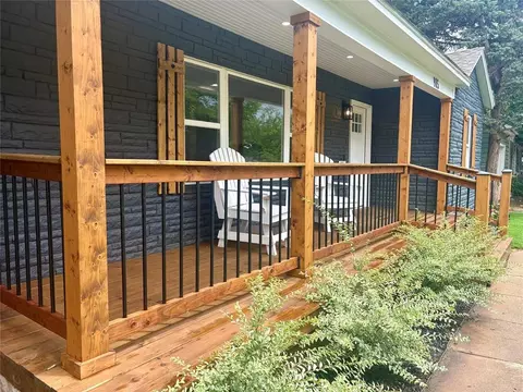 Exterior - 905 Hickory St, Altus, OK 73521 photo 2 of 4