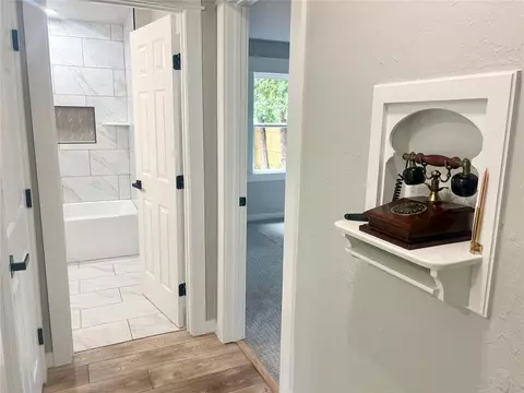Entry Way - 905 Hickory St, Altus, OK 73521 photo 2 of 2