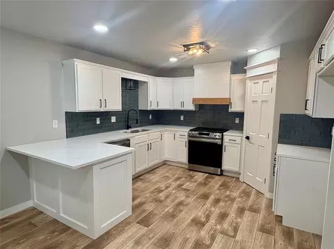 Kitchen - 905 Hickory St, Altus, OK 73521 photo 1 of 2