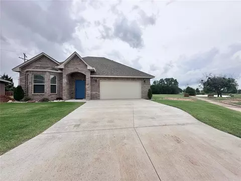 3930 Maple Grove Ave, Shawnee, OK 74804