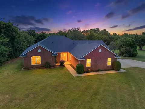 10201 Fawn Valley Dr, Mustang, OK 73064