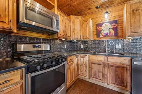 Kitchen - 35292 Little River Rd, Tecumseh, OK 74873 photo 5 of 5