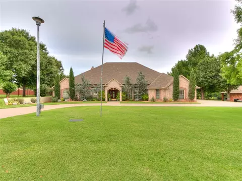 1701 SW 38th St, Moore, OK 73160