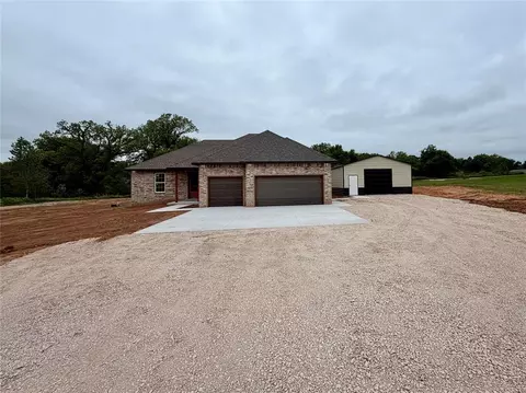 13994 Breezy Ln, Shawnee, OK 74804