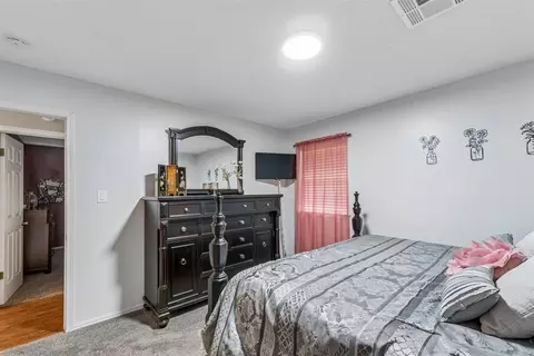 Bedroom - 802 Jay Dr, Noble, OK 73068 photo 3 of 6