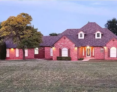 2010 Sandpiper Dr, Blanchard, OK 73010