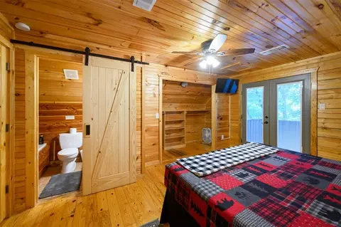 Bedroom - 680 Chinook Rd, Broken Bow, OK 74728 photo 9 of 11
