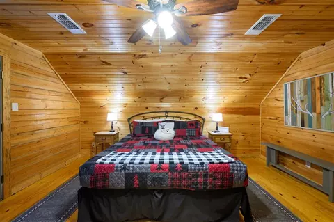 Bedroom - 680 Chinook Rd, Broken Bow, OK 74728 photo 10 of 11