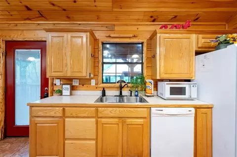 Kitchen - 680 Chinook Rd, Broken Bow, OK 74728 photo 5 of 5