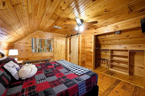 Bedroom - 680 Chinook Rd, Broken Bow, OK 74728 photo 11 of 11