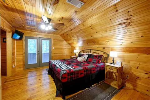 Bedroom - 680 Chinook Rd, Broken Bow, OK 74728 photo 8 of 11
