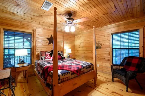 Bedroom - 680 Chinook Rd, Broken Bow, OK 74728 photo 1 of 11