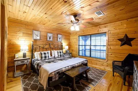 Bedroom - 680 Chinook Rd, Broken Bow, OK 74728 photo 5 of 11