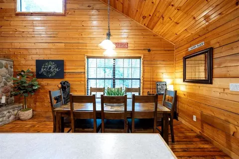 Dining - 680 Chinook Rd, Broken Bow, OK 74728 photo 2 of 2