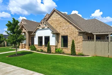 Exterior - 620 Timberbrook Dr, Norman, OK 73069 photo 3 of 5