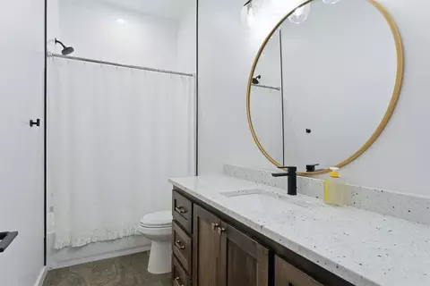 Bath - 620 Timberbrook Dr, Norman, OK 73069 photo 4 of 4