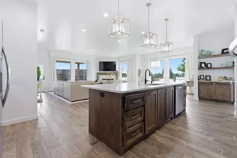 Kitchen - 620 Timberbrook Dr, Norman, OK 73069 photo 4 of 5