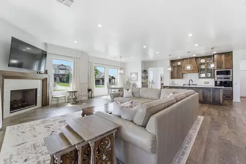 Living - 620 Timberbrook Dr, Norman, OK 73069 photo 4 of 5