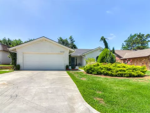 11212 NW 112th St, Yukon, OK 73099