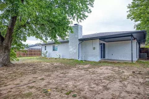 Exterior - 524 Skyview Dr, Watonga, OK 73772 photo 3 of 5