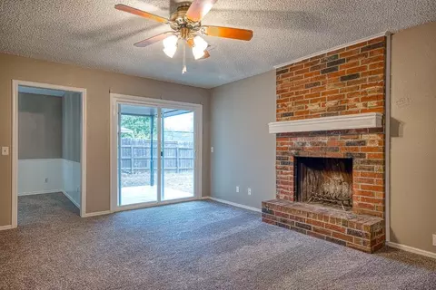 Living - 524 Skyview Dr, Watonga, OK 73772 photo 1 of 2
