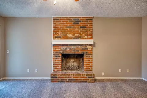 Living - 524 Skyview Dr, Watonga, OK 73772 photo 2 of 2