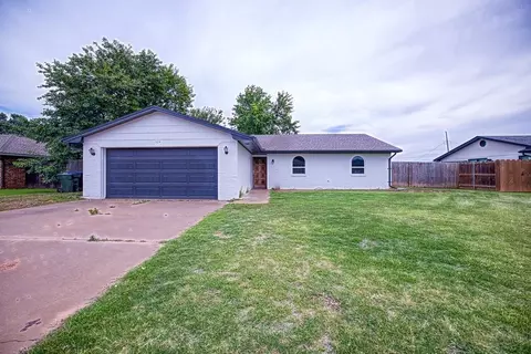 524 Skyview Dr, Watonga, OK 73772
