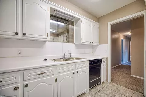 Kitchen - 524 Skyview Dr, Watonga, OK 73772 photo 2 of 3