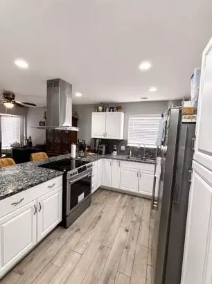 2220 Galaxy Dr, Altus, OK 73521 photo 3