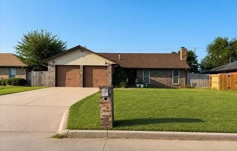 2220 Galaxy Dr, Altus, OK 73521